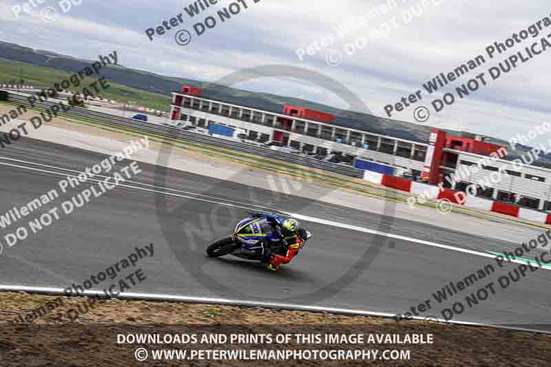 cadwell no limits trackday;cadwell park;cadwell park photographs;cadwell trackday photographs;enduro digital images;event digital images;eventdigitalimages;navarra;no limits trackdays;peter wileman photography;racing digital images;trackday digital images;trackday photos
